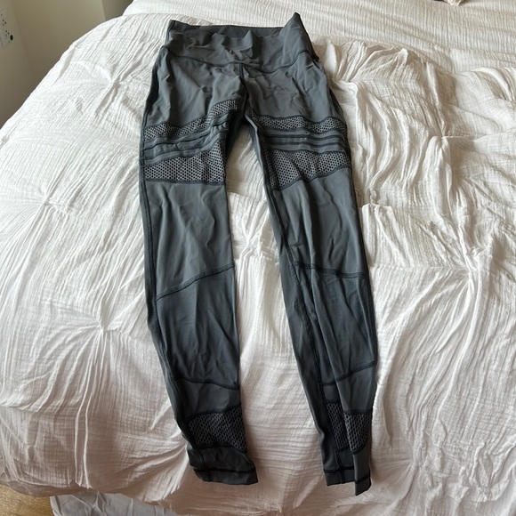 Teal/grey lululemon leggings size 4 - Picture 1 of 7